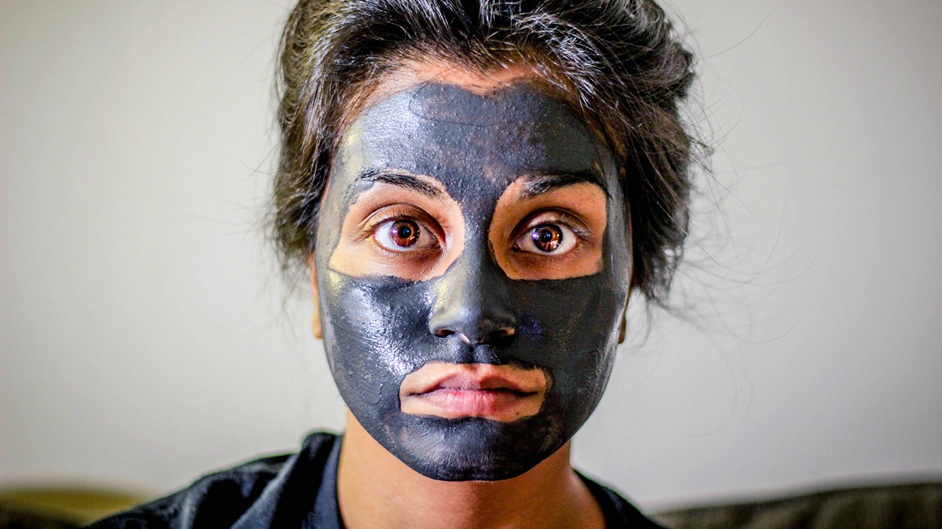 10 ماسک خانگی ضد پیری برای چین و چروک