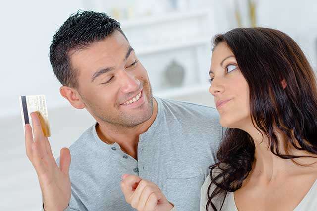 شما را وادار می کند برای او خرج کنید