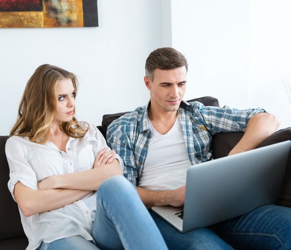 از همان اول به ازدواج فکرمی کند