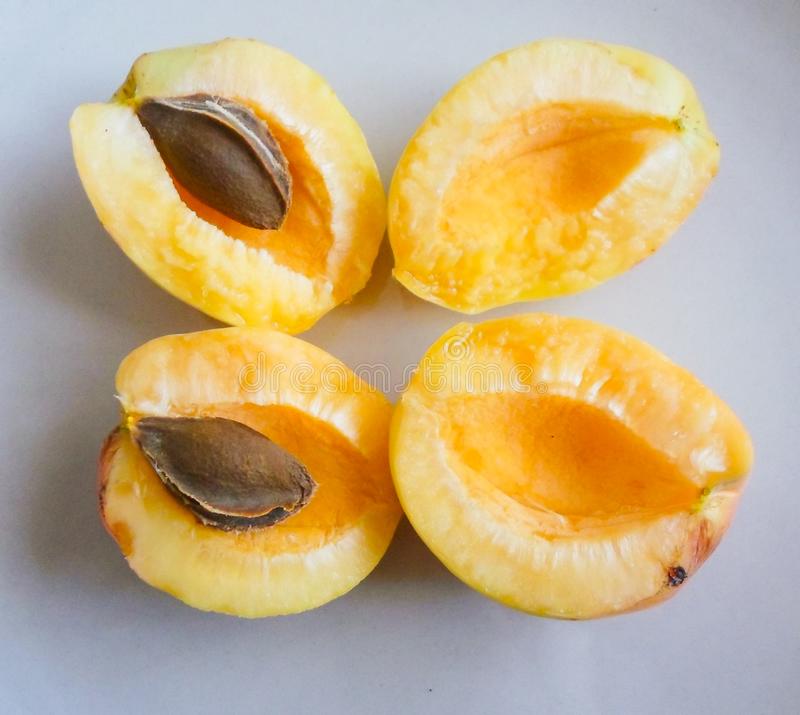 خواص هسته زردآلو