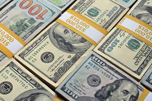 فوری؛ ارز پتروشیمیها به بازار سرازیر شد فوری؛ ارز پتروشیمیها به بازار سرازیر شد