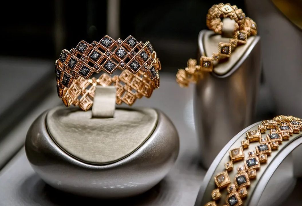 ادامه گرانی قیمت طلا و سکه در ایران/ پیش بینی بازار فردا 6 آذرماه