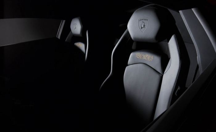 نمای داخلی لامبورگینی اوانتادور میورا