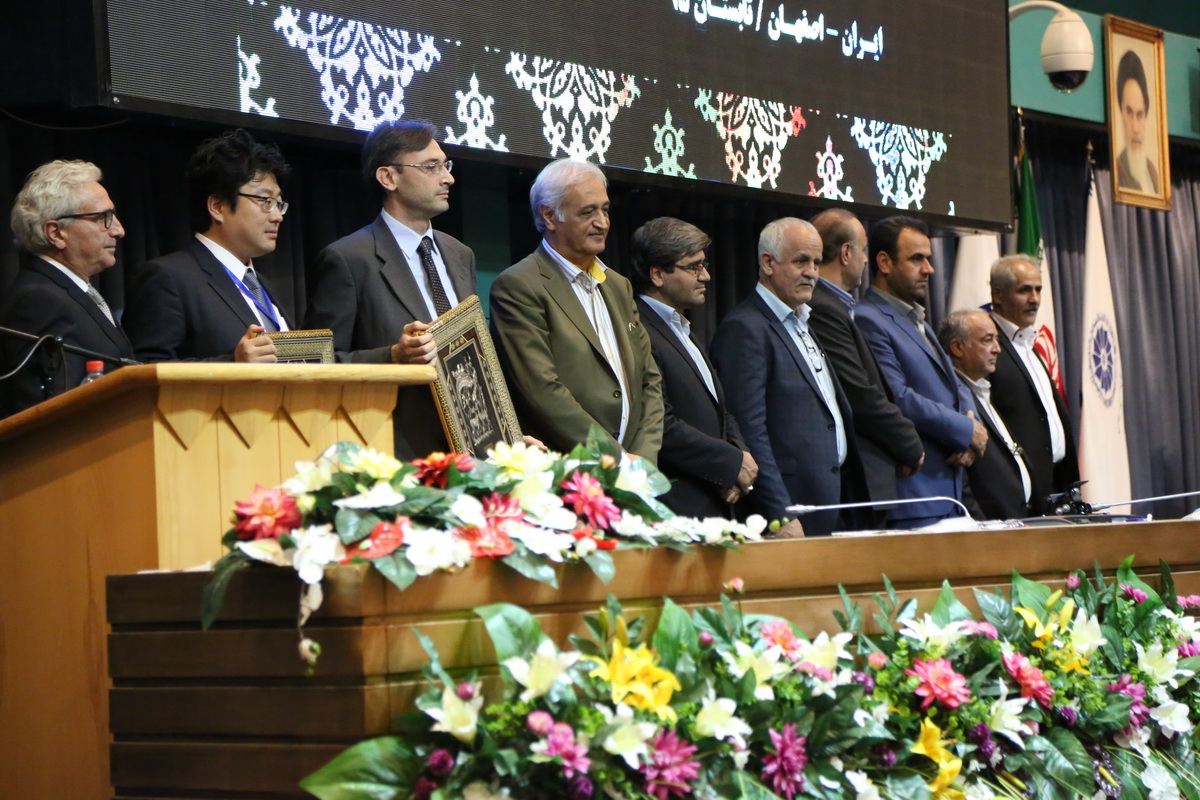 ضیافت شب سران تکنولوژی و طلا - 1395 ضیافت شب سران تکنولوژی و طلا - 1395