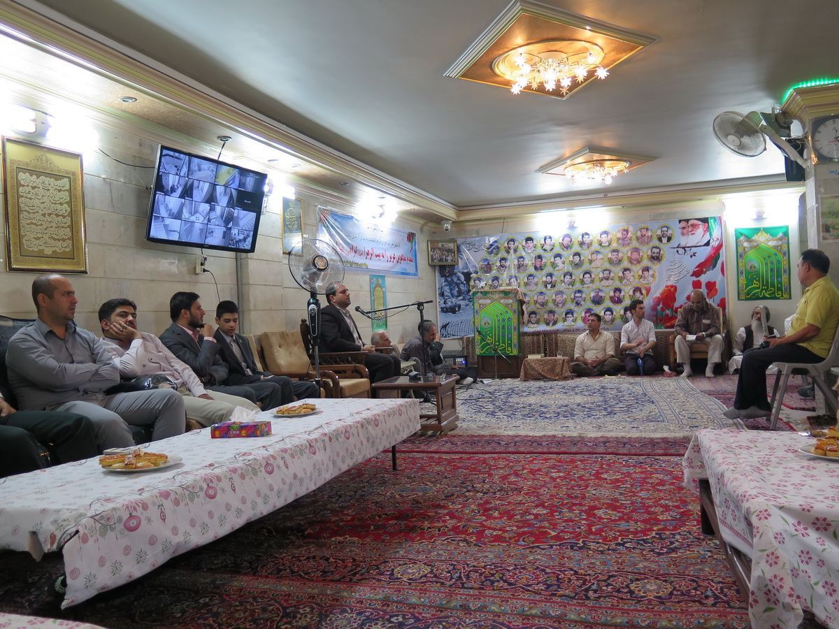 نور قرآن و عترت در مراسم جشن میلاد امام رضا(ع) در بازار تهران نور قرآن و عترت در مراسم جشن میلاد امام رضا(ع) در بازار تهران