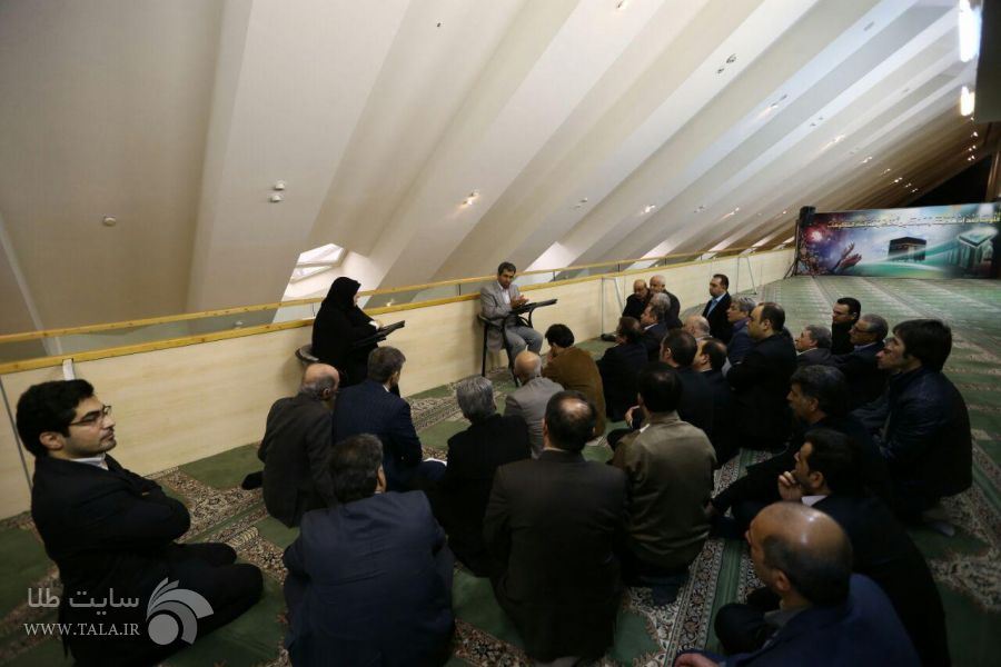 حضور رؤسای اتحادیه های طلا و جواهر استان تهران در صحن علنی مجلس و دیدار با نمایندگان حضور رؤسای اتحادیه های طلا و جواهر استان تهران در صحن علنی مجلس و دیدار با نمایندگان