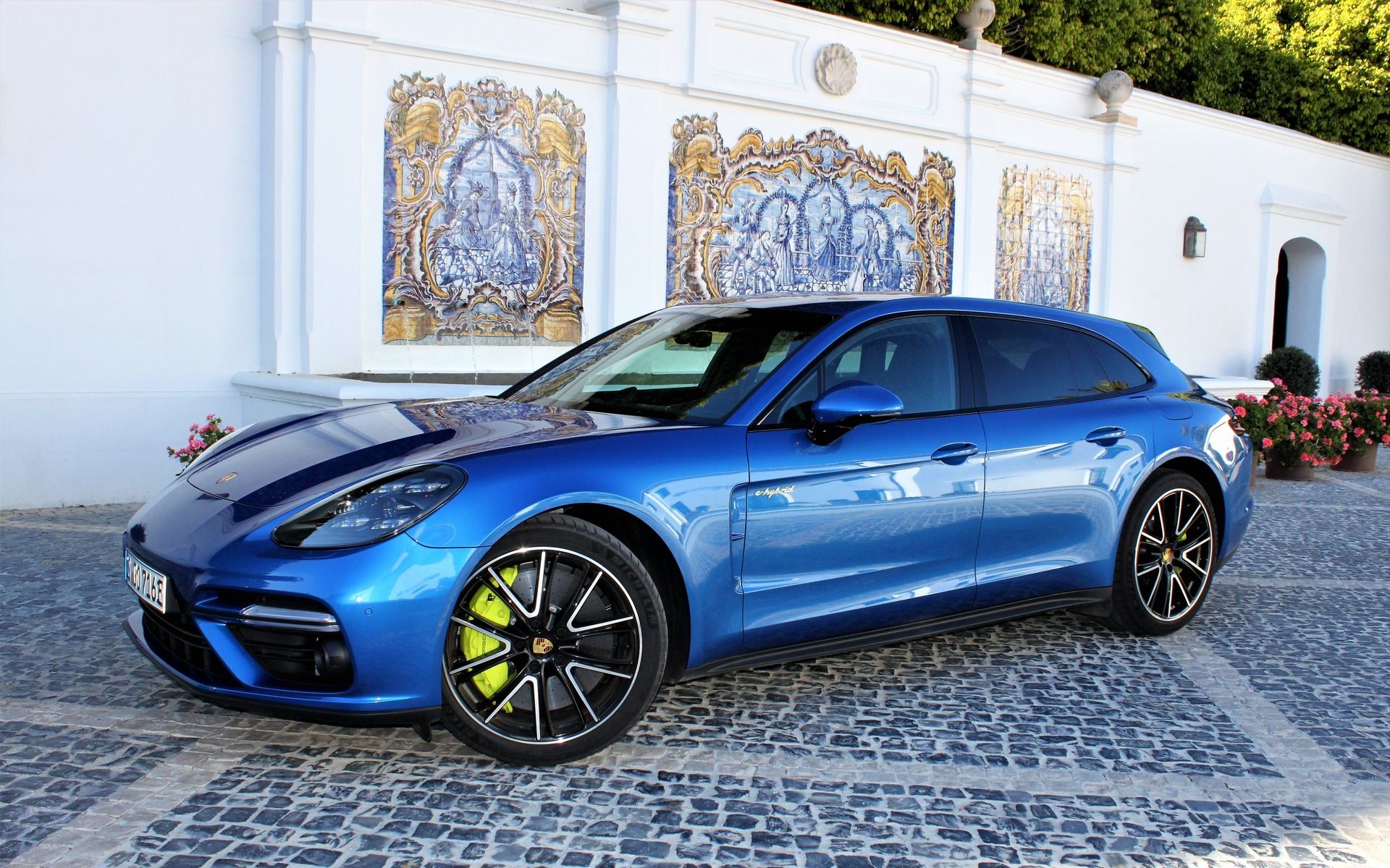 پورشه پانامرا توربو ای اس هیبریدی توریزمو