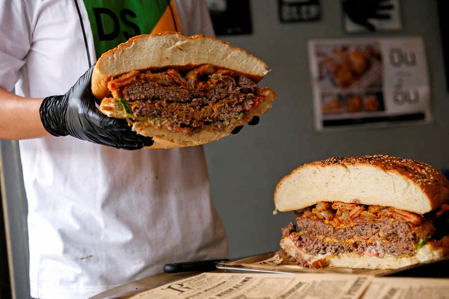 همبرگر 6 کیلوگرمی