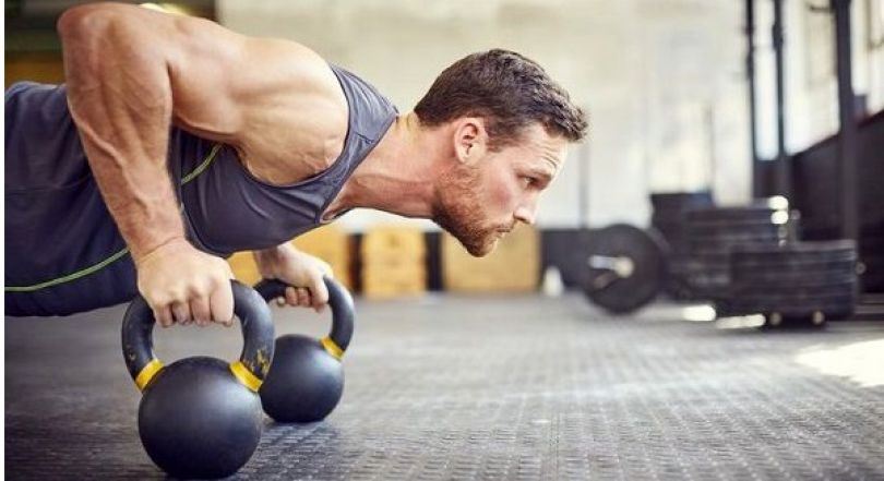 انجام تمرینات قدرتی