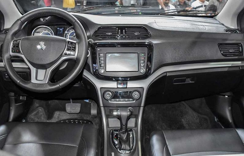 داخل خودرو رهام ساپیا