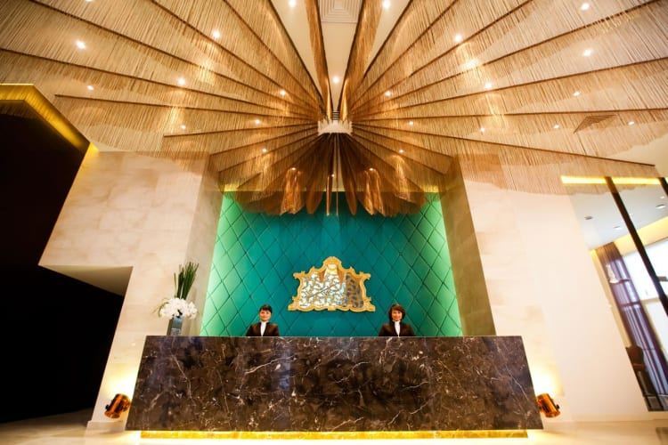 نخستین هتل طلایی در جهان(gold-plated hotel)