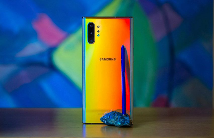 دوربین جلوی گلکسی نوت ۱۰ پلاس با قابلیت فیلمبرداری 4K