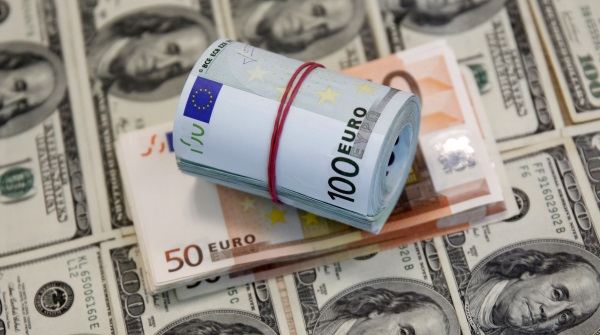 دلار و یورو