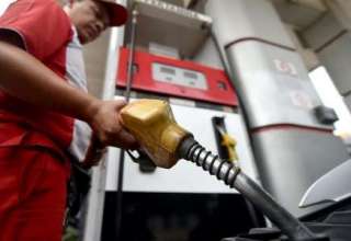 اندونزی در اوج بحران اقتصادی بهای سوخت را کاهش داد