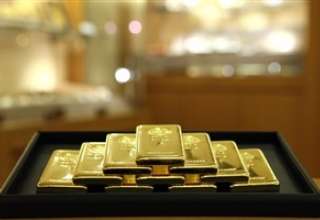 کاهش قیمت جهانی طلا تحت تاثیر گمانه زنی های مربوط به افزایش نرخ بهره آمریکا