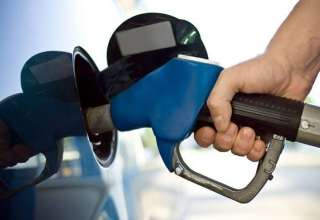  قیمت بنزین سال آینده ثابت می‌ماند/ کارت سوخت فعلا حذف نمی شود