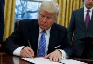 ترامپ فرمان ممانعت از ورود ایرانی‌ها به آمریکا را امضا کرد