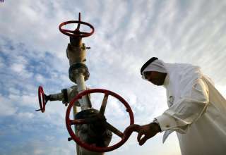 عربستان عرضه نفت خود به بازار آسیا را کاهش می‌دهد 