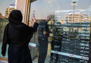 سرگردانی قیمت ارز میان چهارراه استانبول و بانک مرکزی