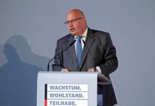 هشدار وزیر اقتصاد آلمان درباره تبعات جنگ تجاری ترامپ/ اروپا تسلیم فشارهای آمریکا درباره ایران نخواهد شد