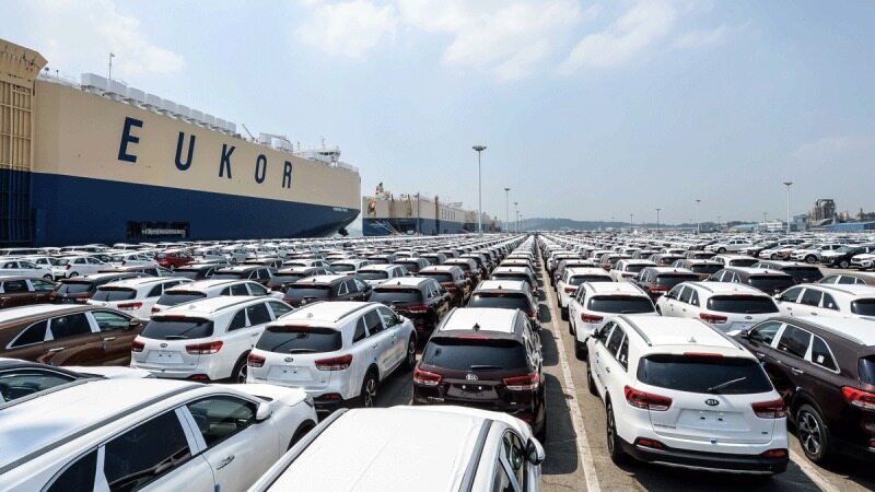 واردات بیش از ۱۲۰۰ خودرو در یک ماه!