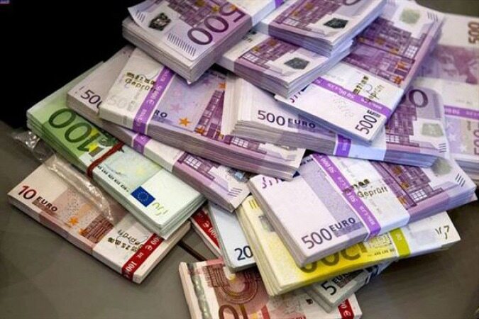  تشکیل اتاق ضدتحریم در وزارت اقتصاد/ قیمت دلار باز هم کاهش می‎یابد 