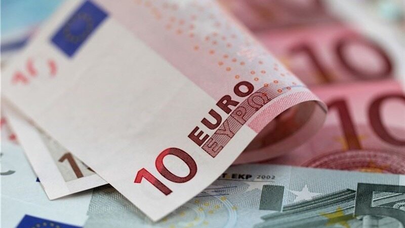  قیمت خرید دلار در بانک‎ها ۱۳۹۷/۰۹/۰۶ 