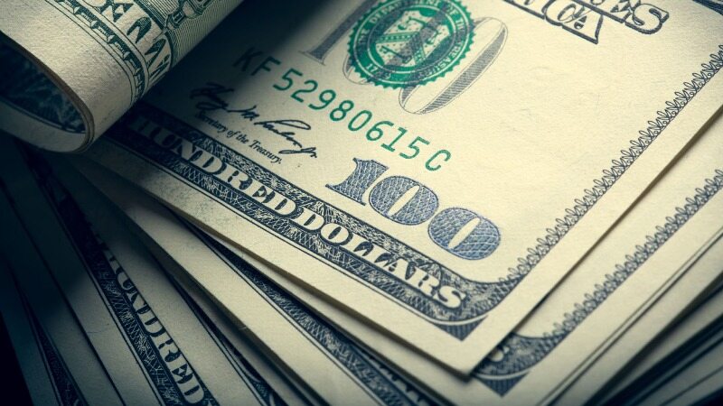 پیش‎بینی یک اقتصاددان؛ قیمت دلار تا ۹ هزار تومان کاهش می‎یابد 