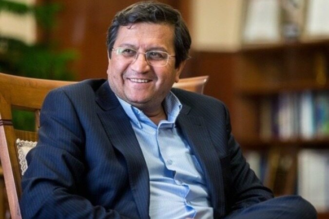 همتی به فردوسی رفت/ بازدید سرزده از صرافی ها/ همه تابلوها یکی شدند +عکس