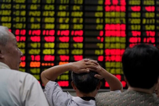بازار سهام چین یک چهارم ارزش خود را از دست داد