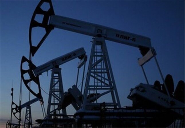 روسیه کاهش تولید نفت خود بر اساس توافق با اوپک را آغاز کرد