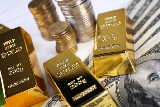 اختلاف دیدگاه تحلیلگران و سرمایه گذاران درباره قیمت طلا در روزهای آینده