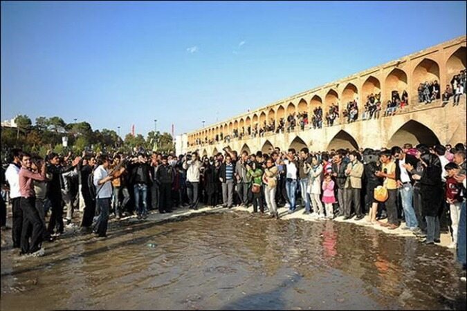 سلام دوباره به زاینده رود/ مردم اصفهان دوشنبه چشم به راه هستند