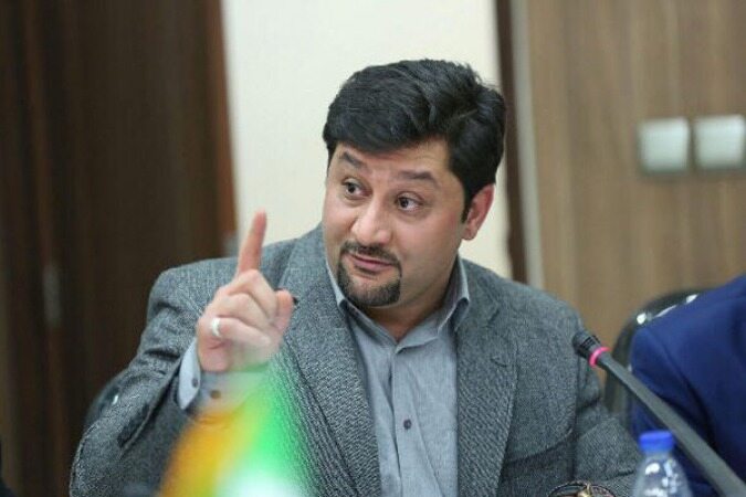 سیاست تخصیص ارز ۴۲۰۰ تومانی موجب ایجاد رانت شد