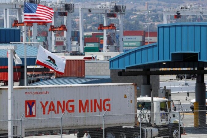 مازاد تجاری چین با آمریکا به شدت کاهش یافت