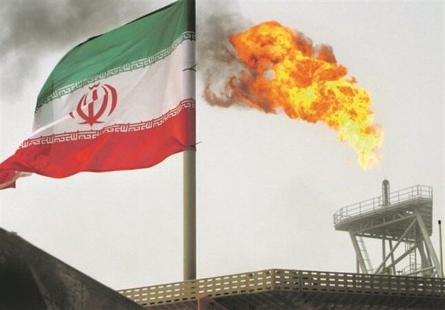 تلاش آمریکا برای کاهش ۲۵۰ هزار بشکه‌ای صادرات روزانه نفت ایران