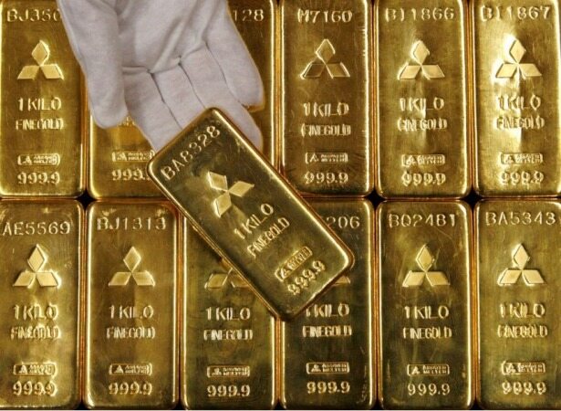 طلا همچنان به دلار واکنش نشان می‌دهد