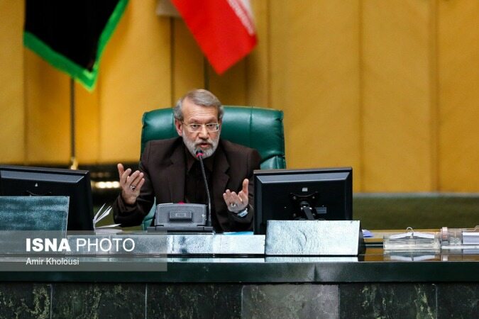 لاریجانی: مجلس مخالف افزایش قیمت بنزین است
