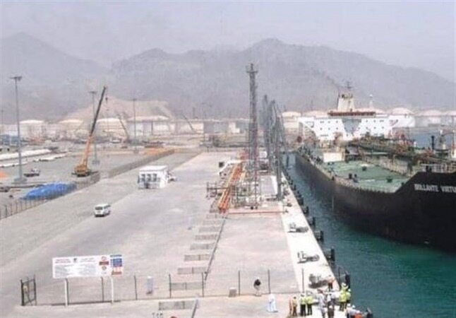 امارات هدف قرارگرفتن کشتی‌های تجاری خود را تأیید کرد