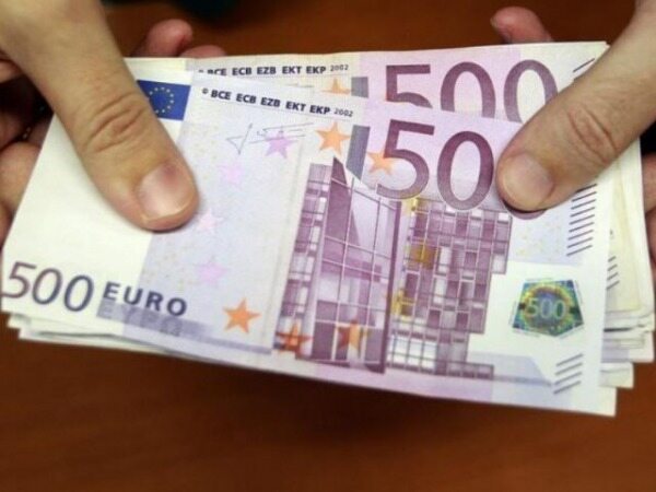 هشدار فرانسه نسبت به فروپاشی یورو