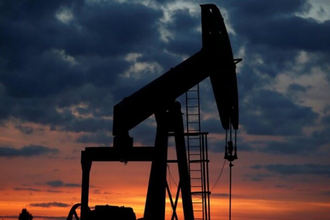 سقوط قیمت نفت همچنان ادامه دارد