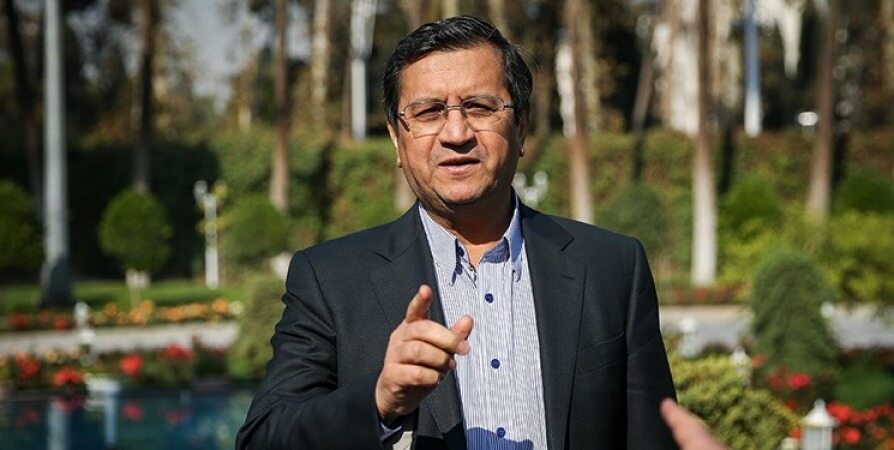 همتی: بانکها مشکلات جدی به دلیل فشارهای تحریمی دارند