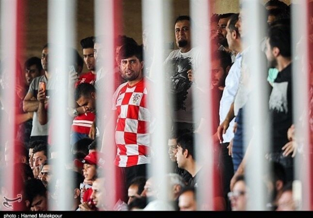 مشکل پرسپولیس داخلی است؛ فعلاً بیرون از خانه خبری نیست!
