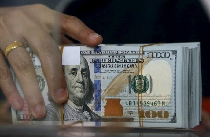 گیر کردن دلار در جنگ ارزی چین و آمریکا