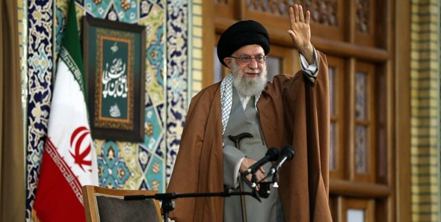 امام خامنه‌ای خطاب به جوانان نخبه: باید مرزهای دانش و فناوری را به پیش ببرید