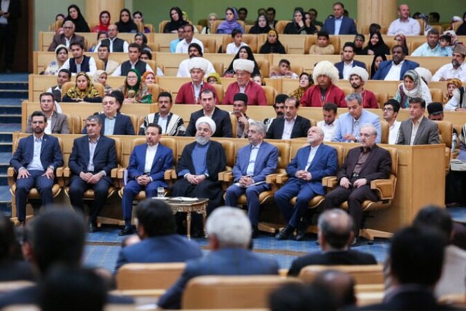 روحانی: اگر نتیجه ملاقات با فردی،‌ آبادانی کشور است،‌ دریغ نمی کنم