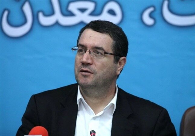 وزیر صمت باید پاسخگوی قصور و تخلفات احتمالی مدیرعامل سابق ایران خودرو باشد