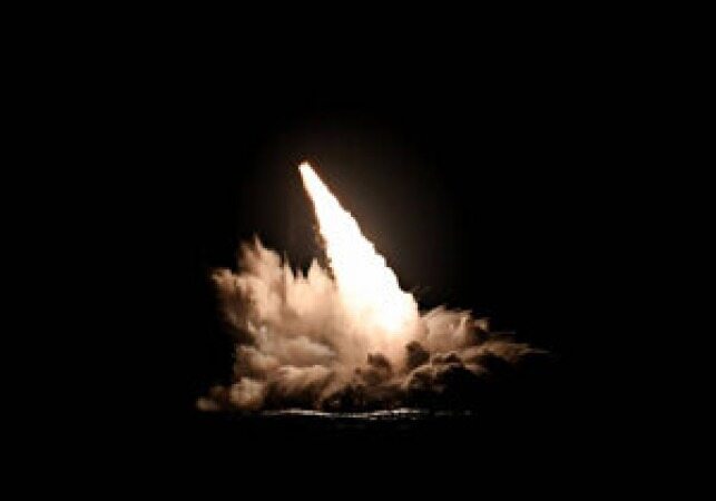 آمریکا ۴ موشک با قابلیت حمل کلاهک هسته‌ای آزمایش کرد