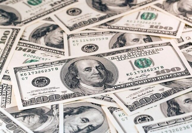 عصر شنبه؛ دلار در کانال ۱۱ هزار تومانی بازی می‌کند