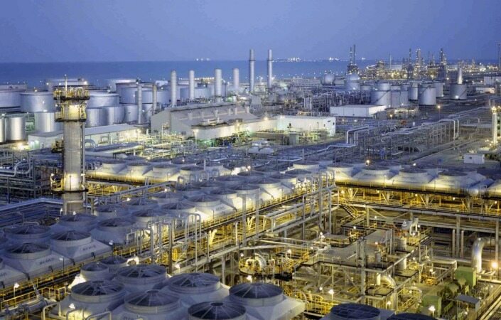 زیان چندصد میلیاردی غول نفتی/ عرضه آرامکو در بورس به تعویق می‌افتد؟